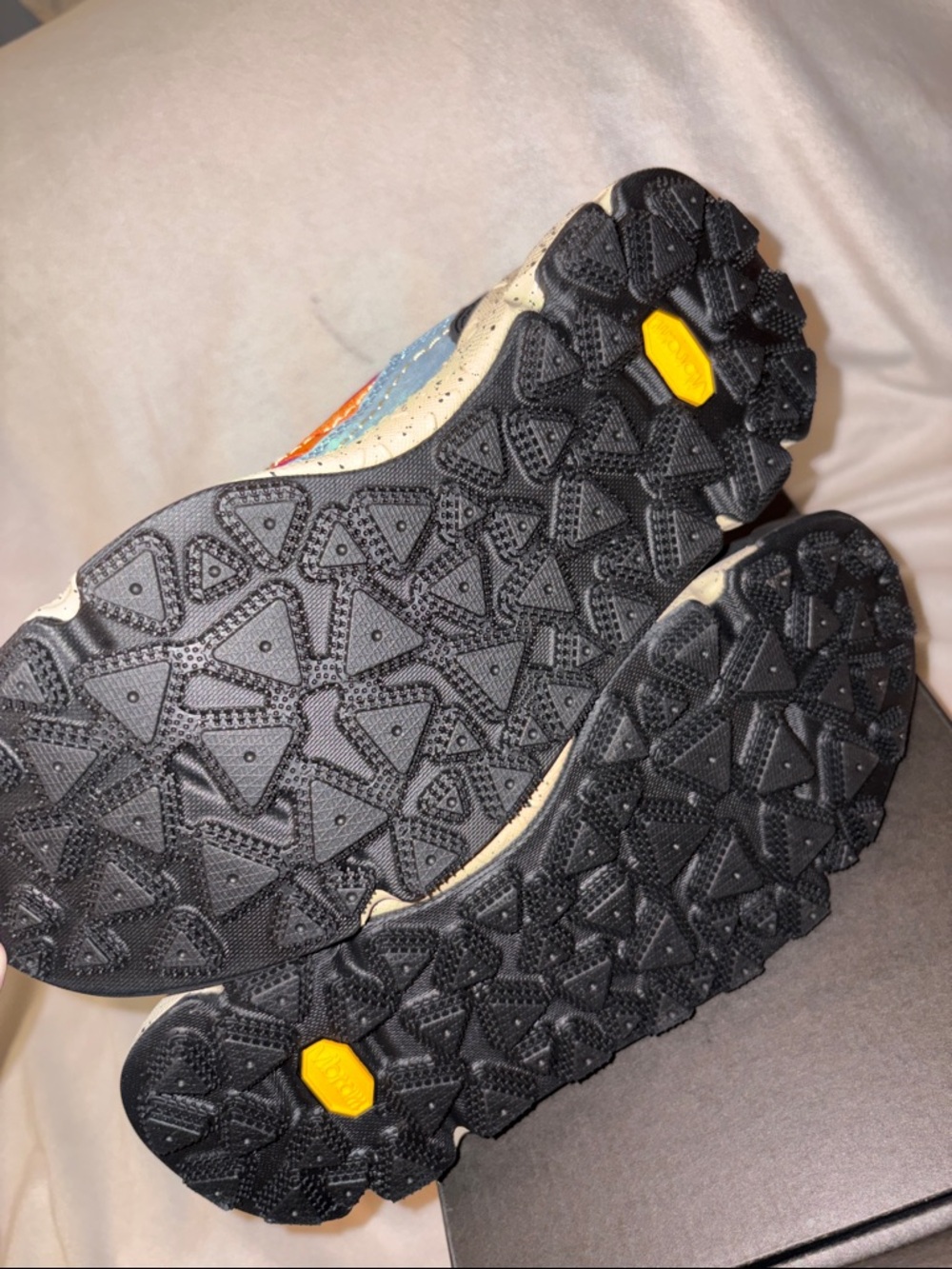 NWT Flower Mountain Iwano 2 Waterproof Hiking Shoe in Black-Dark Grey - Picture 15 of 16
